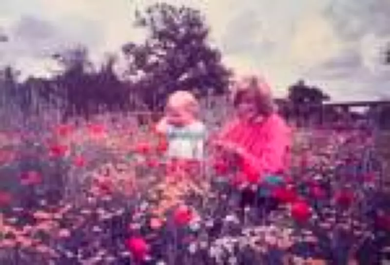 Príncipe William homenageia Diana com foto inédita no Dia das Mães britânico