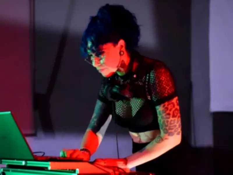 Professora acreana equilibra sala de aula com carreira de DJ em Rio Branco