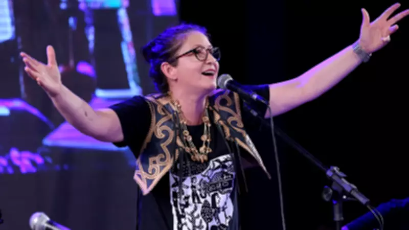 Professora Paola Tôrres é homenageada no 10º Prêmio RioMar Mulher após três décadas na Unifor