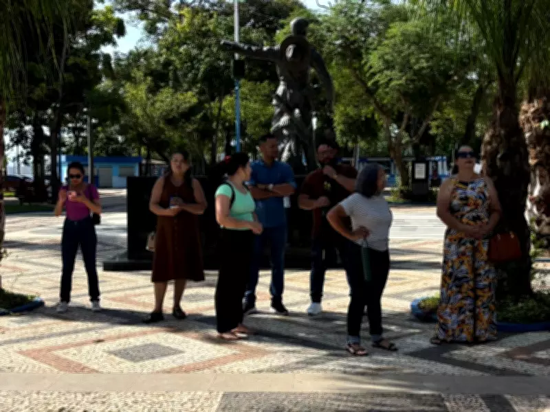 Professores de Rio Branco protestam por reajuste salarial e cumprimento de direitos