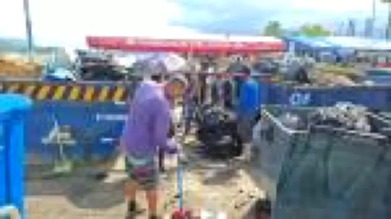 Programa Mar sem Lixo retira 10 ônibus de resíduos do litoral paulista com pescadores