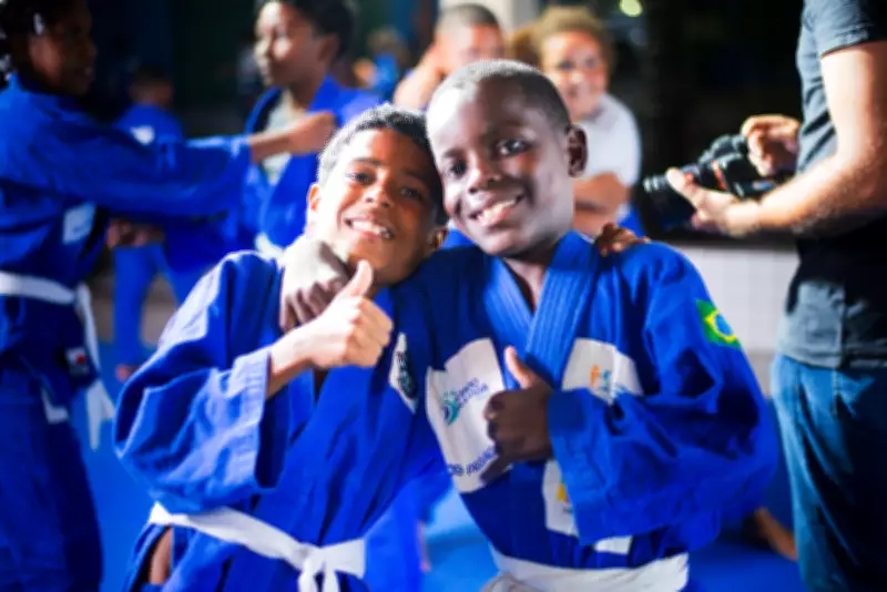 Projeto Educando para a Vida celebra graduação de 38 jovens no judô em Cabo Frio