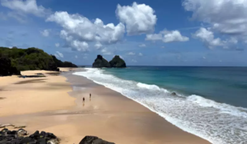 Projeto Orla em Fernando de Noronha discute regras para uso das praias com moradores