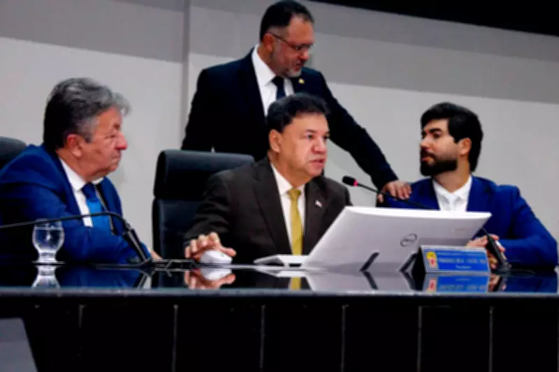 Protesto fecha avenida em Belém após Alepa aprovar reajuste de 6% para servidores