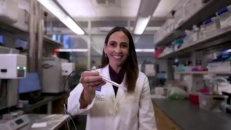 Química brasileira cria caneta que detecta câncer em segundos durante cirurgias