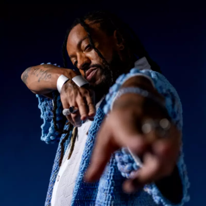 Rael critica indústria musical em 'Forma abstrata', faixa do novo álbum 'Nas profundezas da alma'