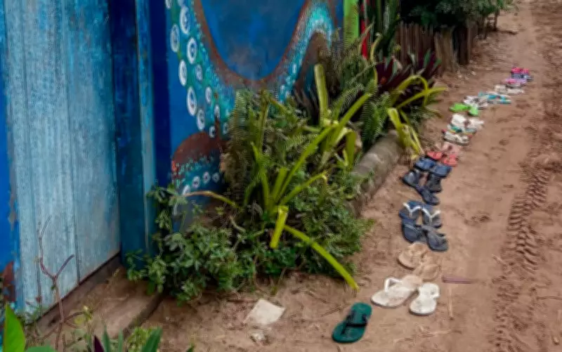 Restaurante na Bahia usa fila de chinelos para reservas em alta temporada