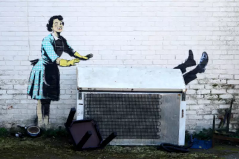 Reuters revela identidade de Banksy: seria Robin Gunningham, que mudou para David Jones