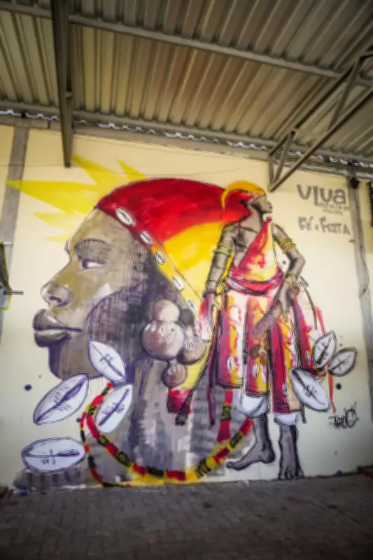 Salvador ganha mural de Exu Olojá na Feira de São Joaquim em celebração à cultura afro-baiana