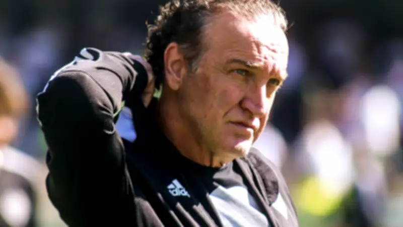 Santos demite Vojvoda após derrota e anuncia Cuca como novo técnico