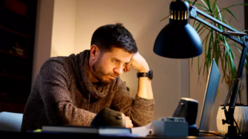 Sedentarismo no trabalho: riscos do tempo prolongado sentado para a saúde