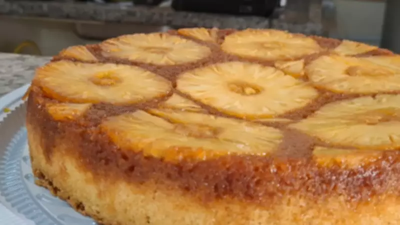 Segredo do Bolo Invertido de Abacaxi: Dica de Boleira Evita Erros na Hora de Desenformar