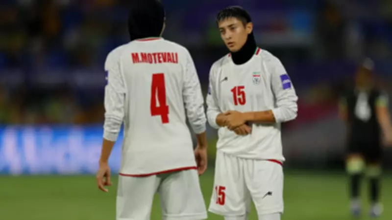 Seleção feminina do Irã muda postura e canta hino após protestos e ataques internacionais