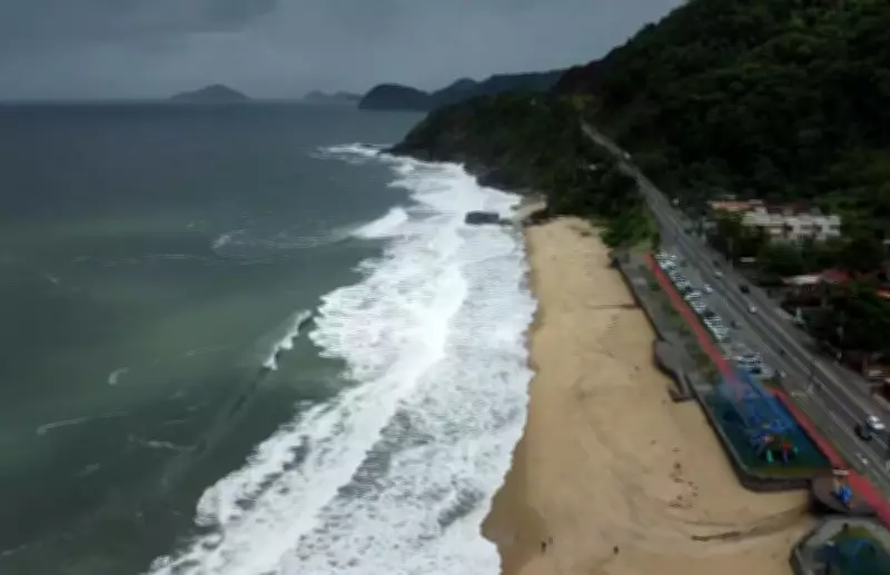 Semana chuvosa e mar agitado atingem Centro-Sul do Brasil com ressaca e ondas de até 3 metros