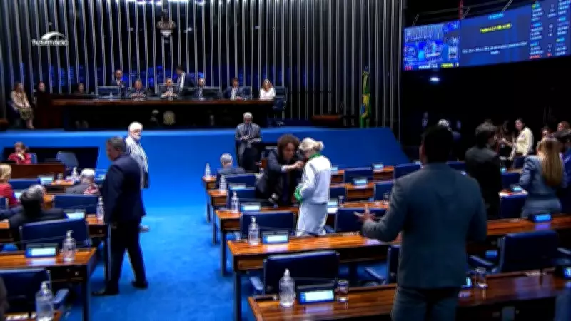 Senado aprova projeto que equipara misoginia ao racismo como crime inafiançável