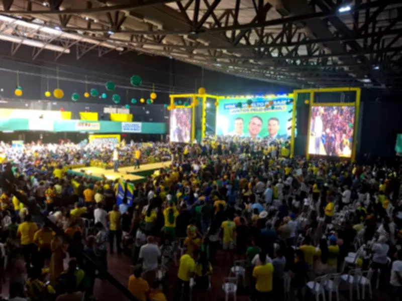 Senador Efraim Filho deixa União Brasil e se filia ao PL em evento com Flávio Bolsonaro na Paraíba