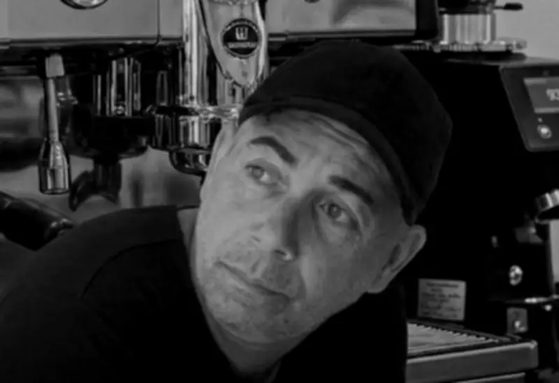 Servidor público morre afogado após cair de caiaque no Rio Capibaribe, em Recife