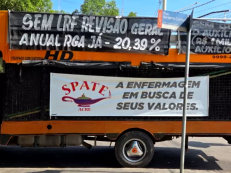 Servidores do Acre protestam na Assembleia Legislativa por reajuste salarial há anos defasado