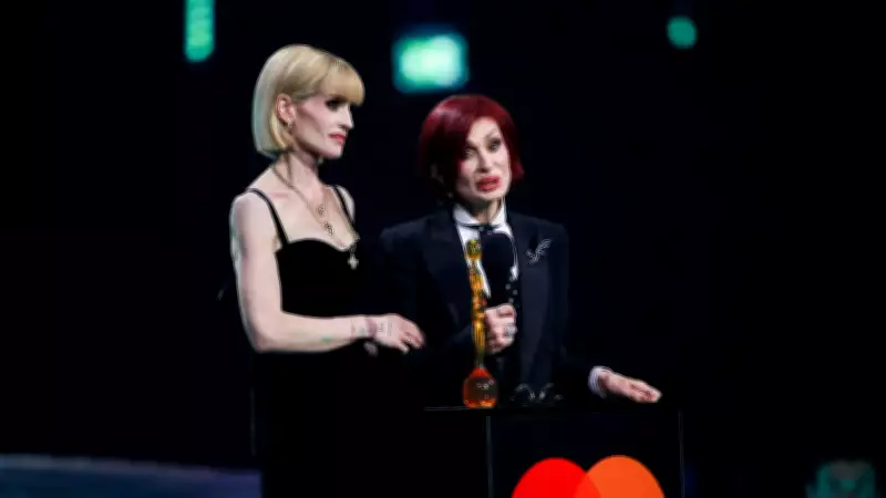 Sharon Osbourne defende filha Kelly contra críticas à aparência em evento do Oscar