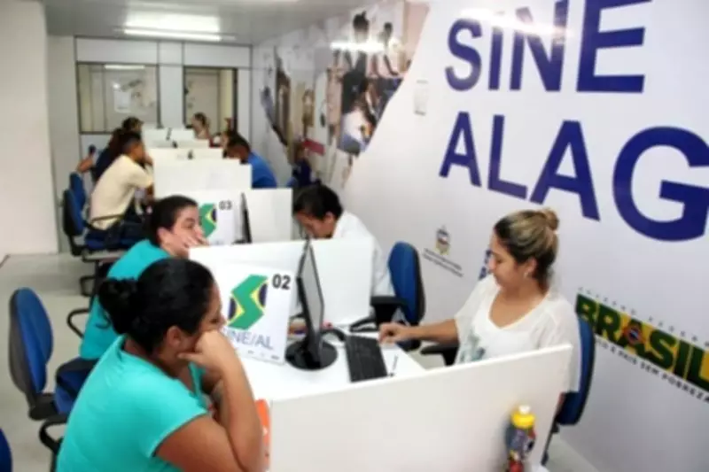 Sine Alagoas anuncia mais de 2 mil vagas de emprego com carteira assinada em 49 cargos