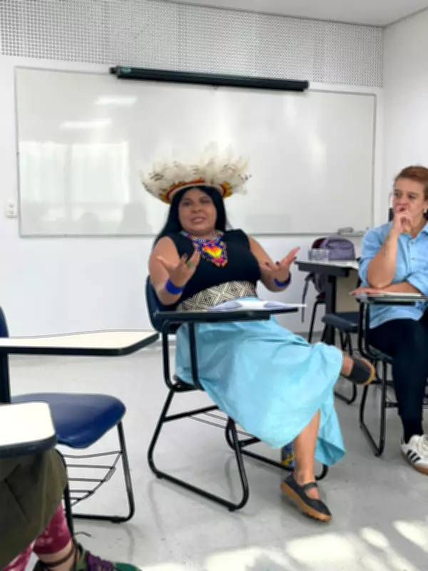 Sônia Guajajara é internada em UTI no InCor após mal-estar e anuncia saída do ministério