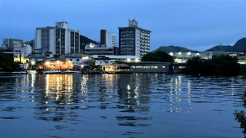 Sobrinho morre após colisão de jet skis com tio em Vitória, ES; pescador relata socorro