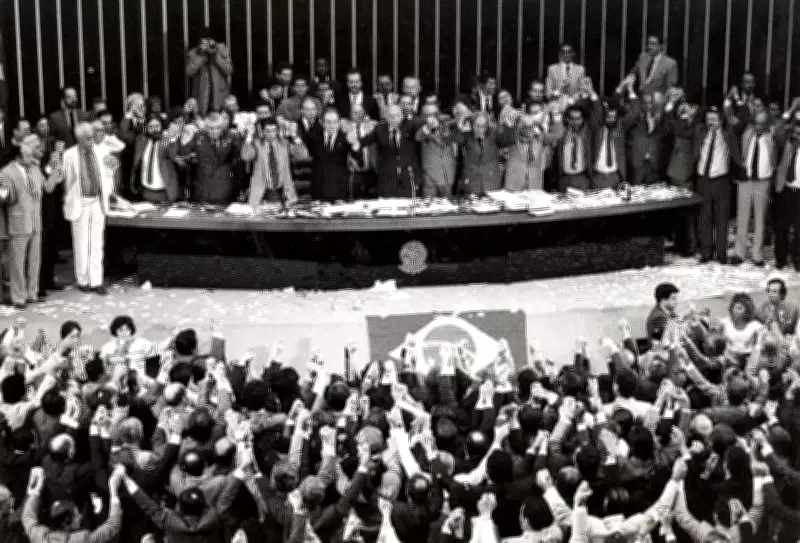 STF adia para 25 de março julgamento sobre penduricalhos e teto constitucional