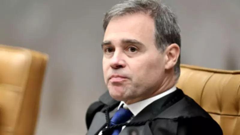 STF bloqueia acesso a documentos sigilosos de dono do Banco Master na CPI do INSS