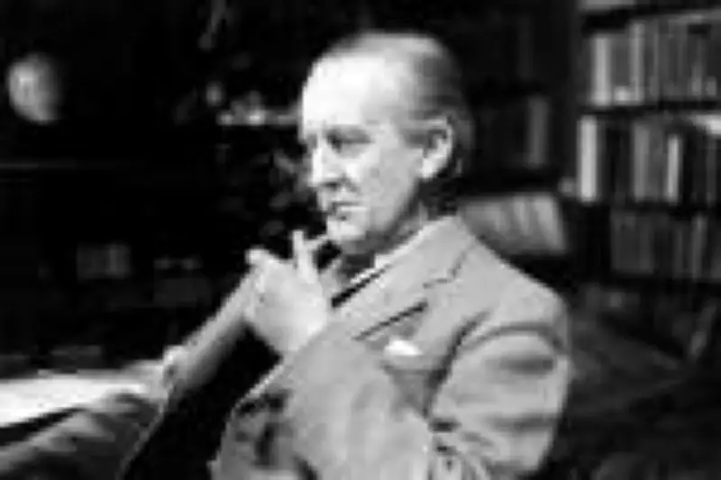 Sátira inusitada de J. R. R. Tolkien sobre urbanização chega ao Brasil com 'Os Fragmentos de Bovadium'