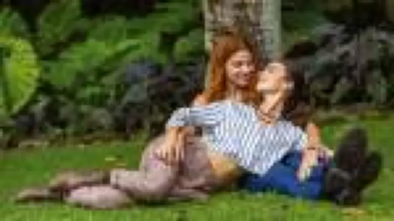 Sucesso de casal lésbico e romance trans em 'Três Graças' quebra tabus históricos na TV