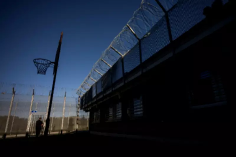 Suécia reduz maioridade penal para 13 anos e prisão se adapta para receber adolescentes