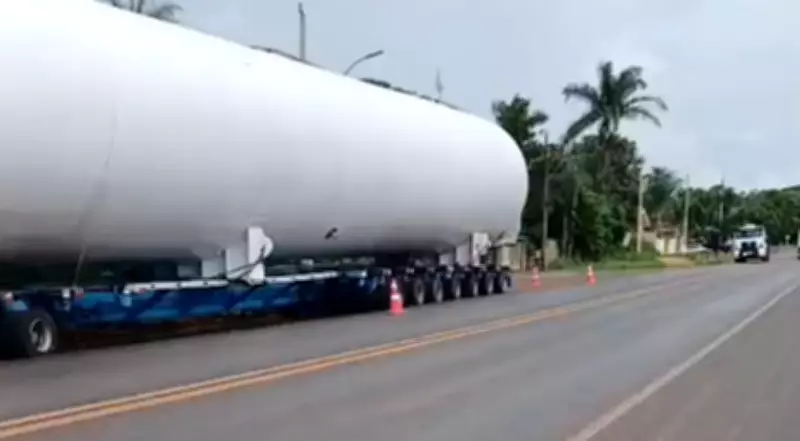 Tanque químico gigante de 210 toneladas impacta trânsito na BR-354 em Minas Gerais