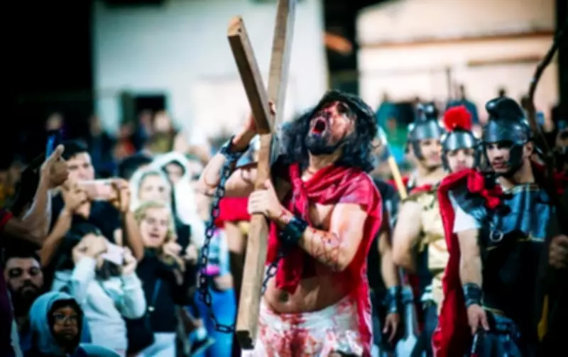 Tatuí encena Paixão de Cristo com elenco de 80 voluntários na Sexta-Feira Santa