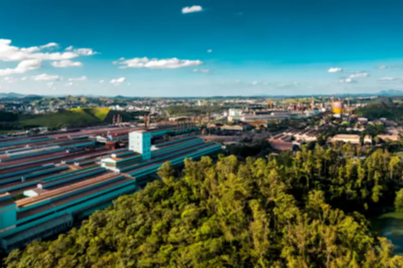 Trabalhador morre em acidente com ponte rolante na Usiminas em Ipatinga