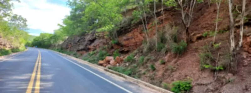 Trânsito na MGC-135 opera em sistema 'Pare e Siga' para obras de manutenção até março