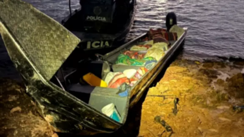 Três presos e 800 kg de drogas apreendidos após lancha colidir no Rio Negro, em Manaus