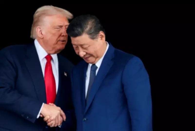 Trump ameaça adiar viagem à China e pressiona por reabertura do Estreito de Ormuz