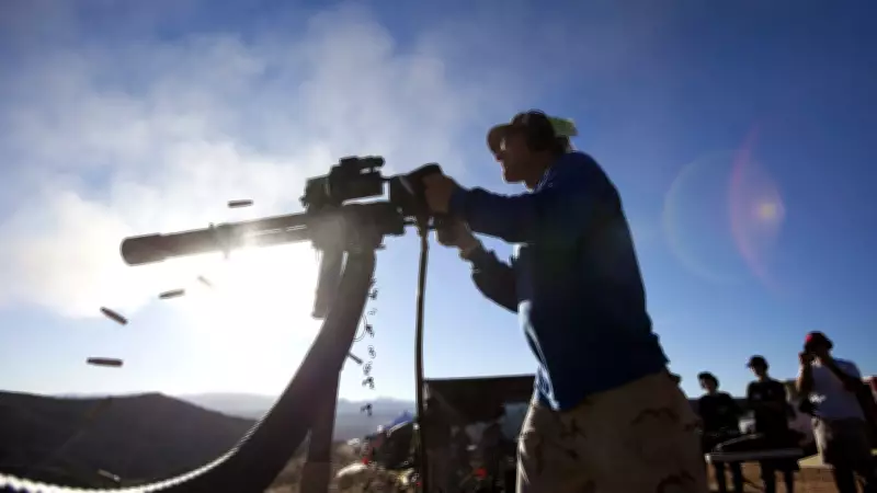 Trump anuncia expansão da produção bélica e exige rendição incondicional do Irã