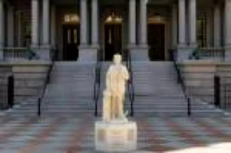 Trump reinaugura estátua de Cristóvão Colombo na Casa Branca como 'herói americano original'