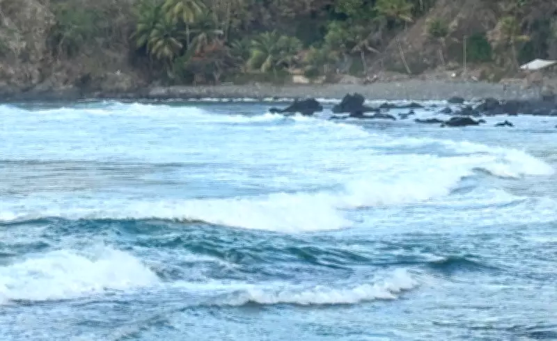 Turista morre afogado na Praia do Meio, em Fernando de Noronha; companheira é resgatada
