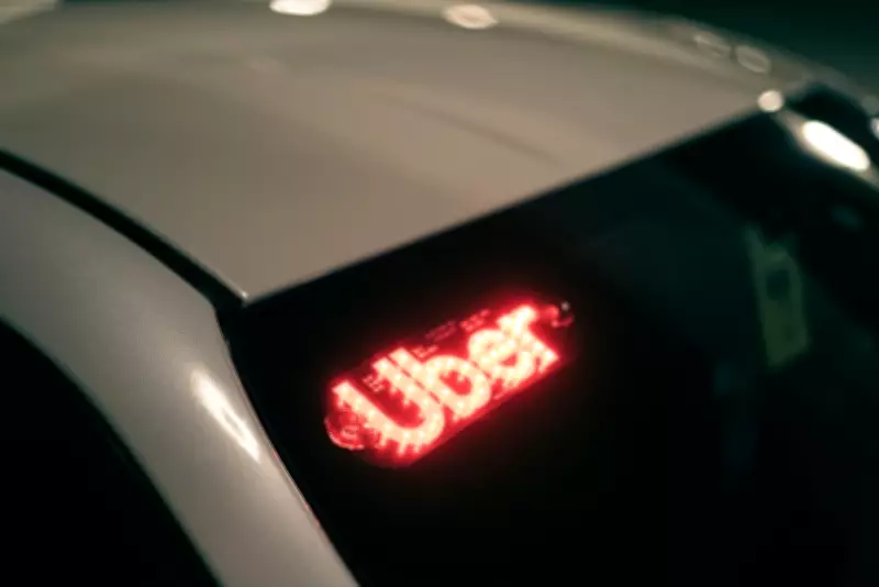 Uber é condenada a indenizar usuário por invasão de conta e cobranças indevidas em Pernambuco