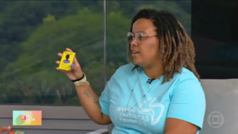 Universitária do Rio cria jogo de cartas para combater racismo e democratizar cultura