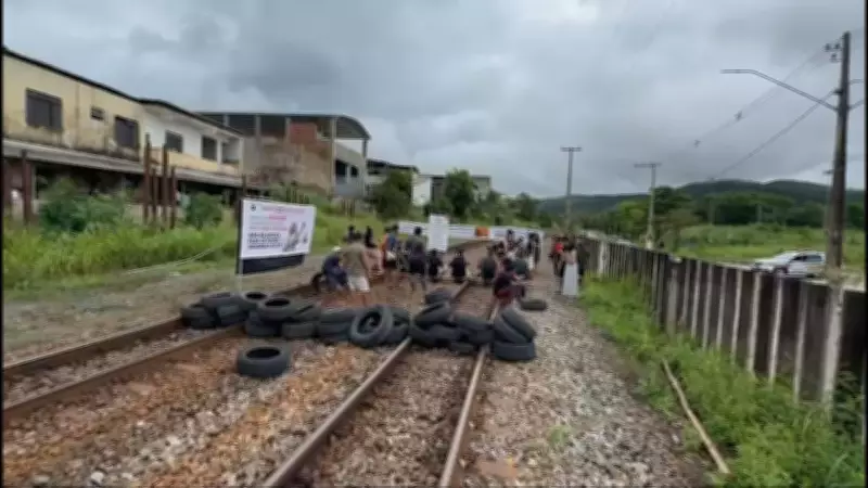 Vale mantém suspensão de trem após bloqueio indígena em ferrovia de Minas Gerais
