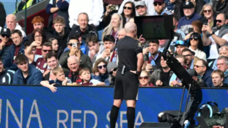 VAR na Premier League: 75% dos torcedores rejeitam tecnologia e pedem seu fim