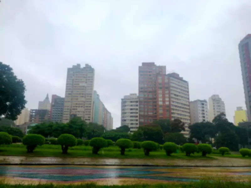 VCAN intensifica chuvas no Sul e Sudeste; Norte e Nordeste enfrentam calor e temporais
