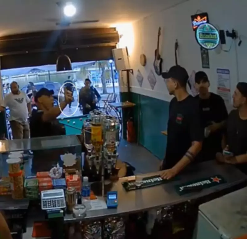 Vídeo mostra Guarda Civil usando spray de pimenta em bar de Cabo Frio, RJ