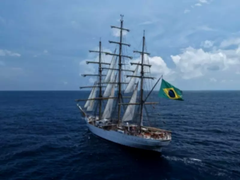 Veleiro Cisne Branco atraca em Santos e abre para visitação gratuita neste domingo