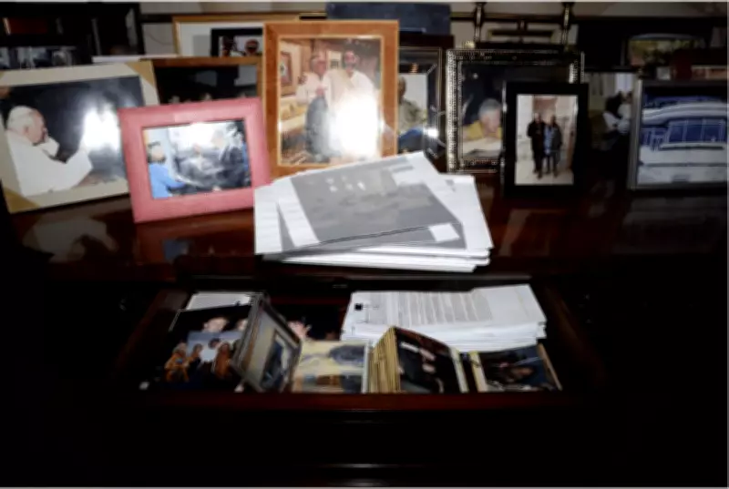 Vítimas de Epstein processam EUA e Google por exposição de identidades em documentos