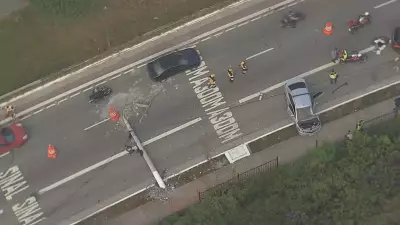 Acidente entre dois carros derruba poste e causa ferido na Zona Leste de São Paulo