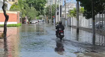 Chuva intensa causa alagamentos e mobiliza Defesa Civil em Campos dos Goytacazes